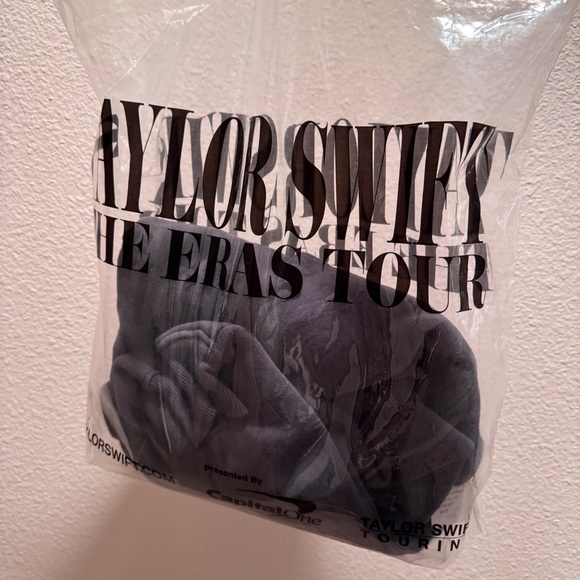 nwt taylor swift the eras tour blue crewneck - Picture 4 of 5